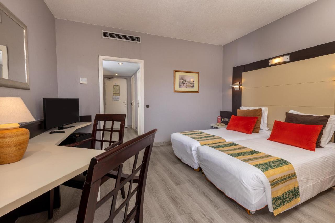 The Originals City, Hotel Galaxie, Nice Aeroport Saint-Laurent-du-Var Exterior photo